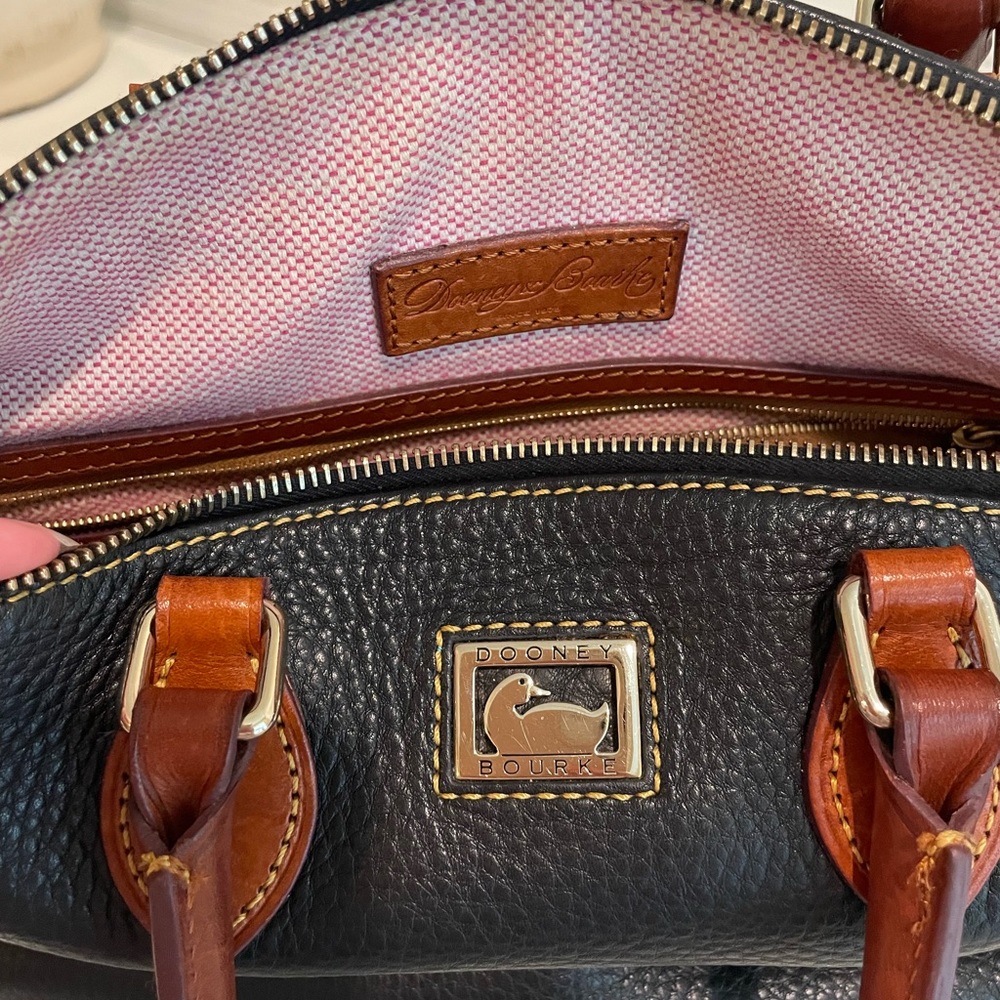 Dooney & Bourke - Picture 7 of 7